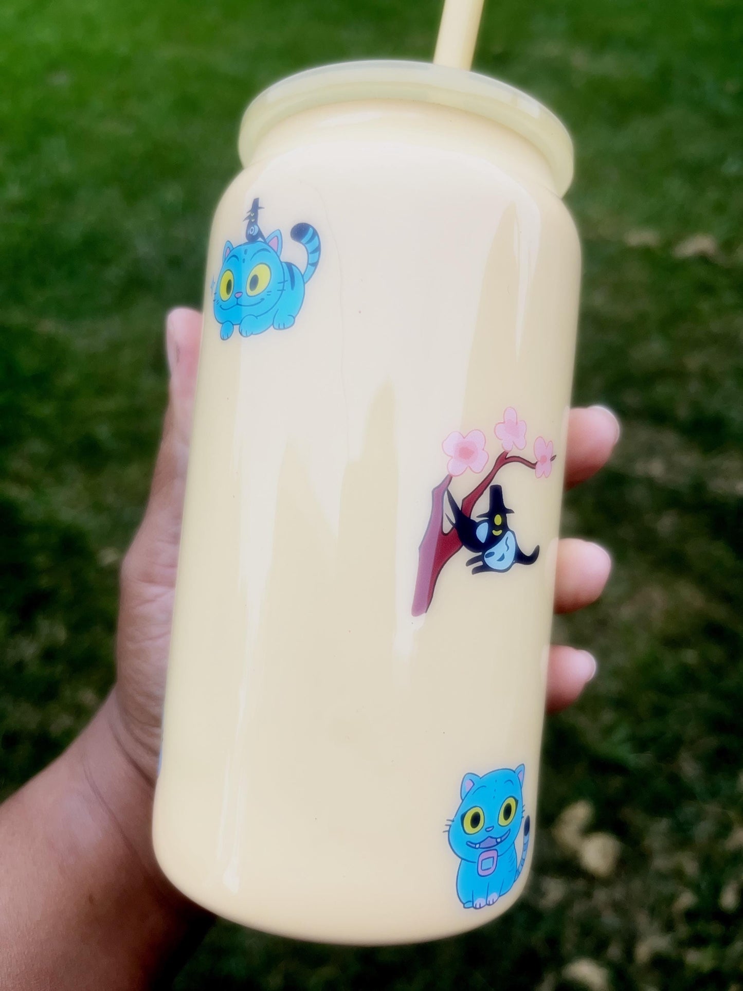 Derpy the Blue Tiger & Sussy the Six-Eyed Magpie Cream Tumbler
