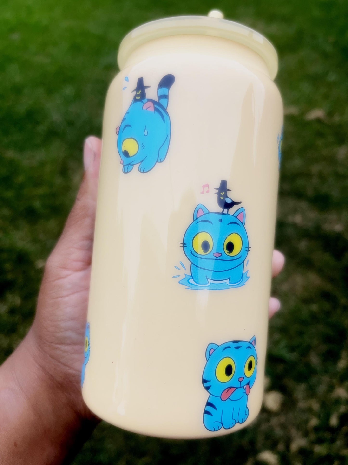Derpy the Blue Tiger & Sussy the Six-Eyed Magpie Cream Tumbler